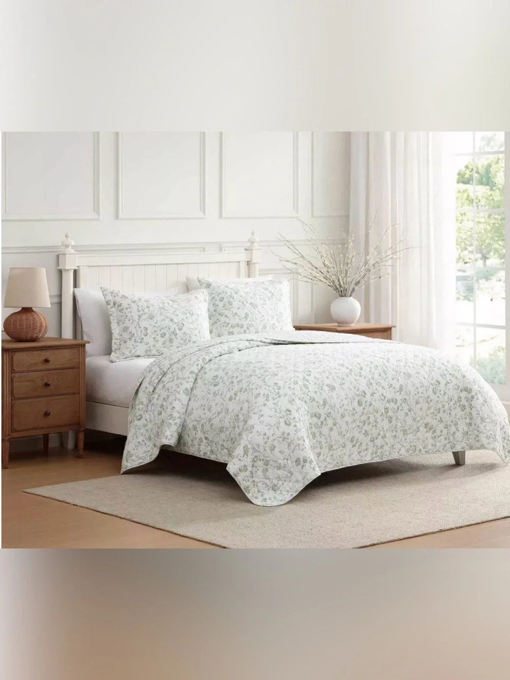 Like new Laura Ashley 3pc King Floral botanical Reversible 100% Cotton Quilt Set
